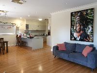 5 Brolga   Family_dining_kitchen