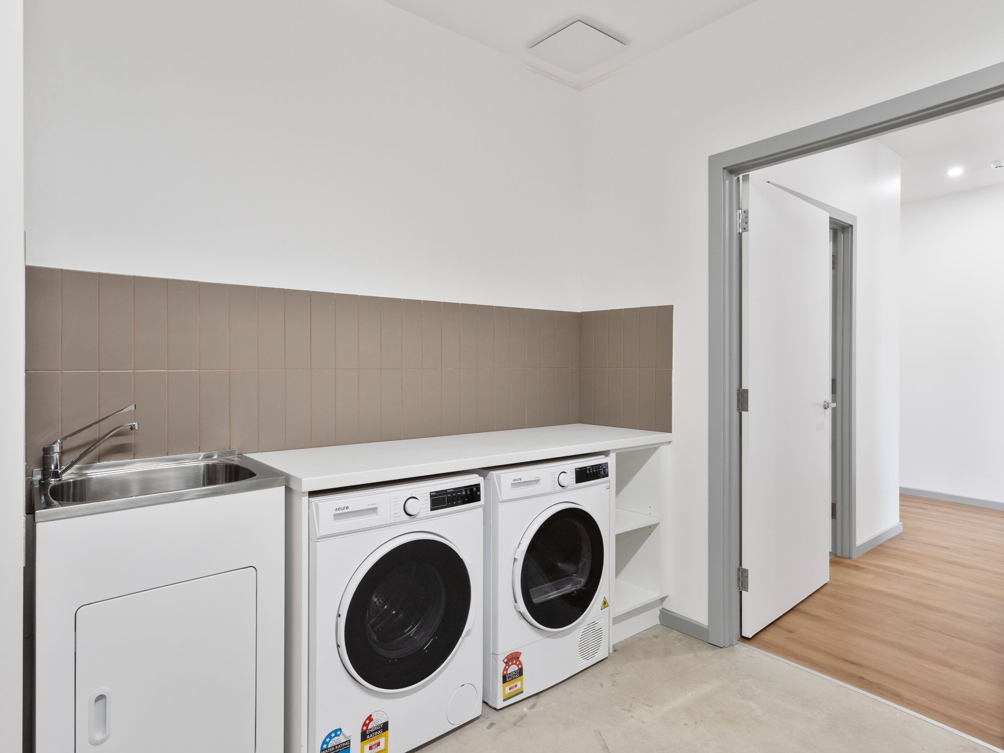 Airdrie Laundry 1 HR No Logo