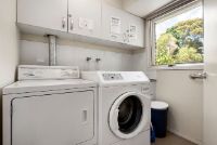 resize 20_Pine_Hill_Drive,_Frankston-23