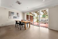 resize 20_Pine_Hill_Drive,_Frankston-18