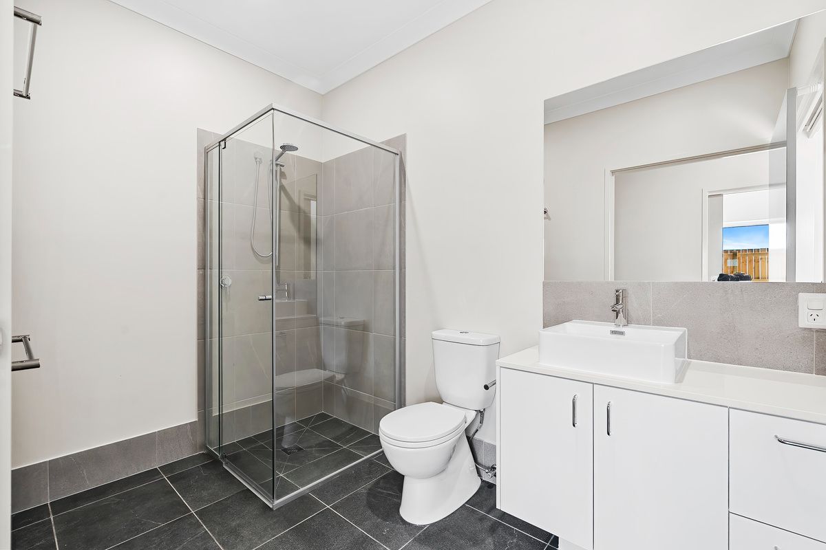 7539AUR PROFESSIONAL PHOTO - LOW RES 12) 20250919113733123