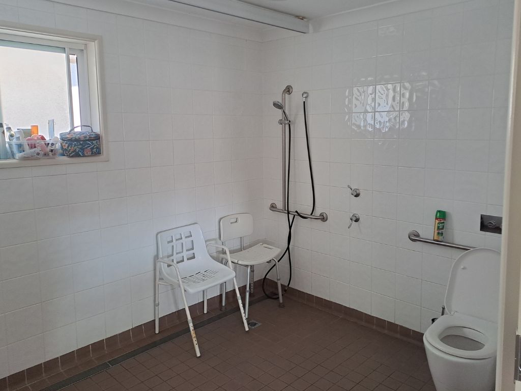 Belrose  16106)_Bathroom