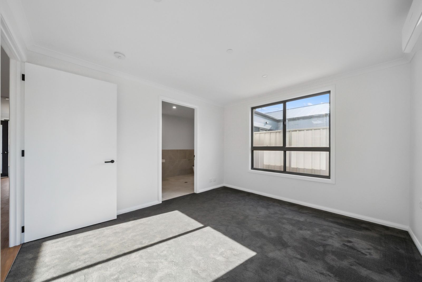 017 Open2view_ID958792-10_Gilbert_St