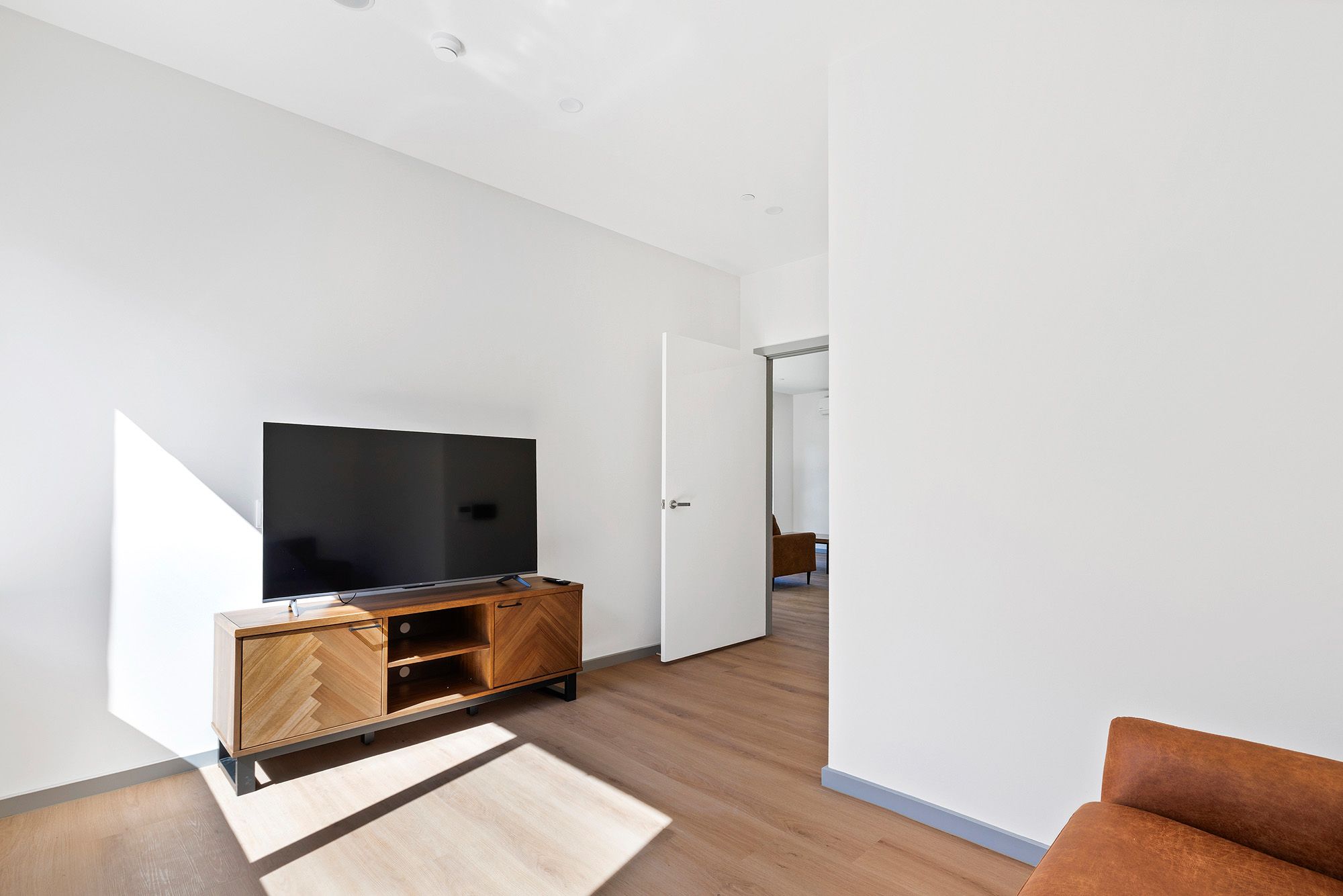 Oslo TV Room 2 LR No Logo