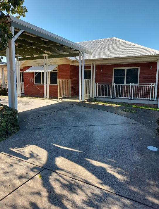 Singleton Front Drive Way