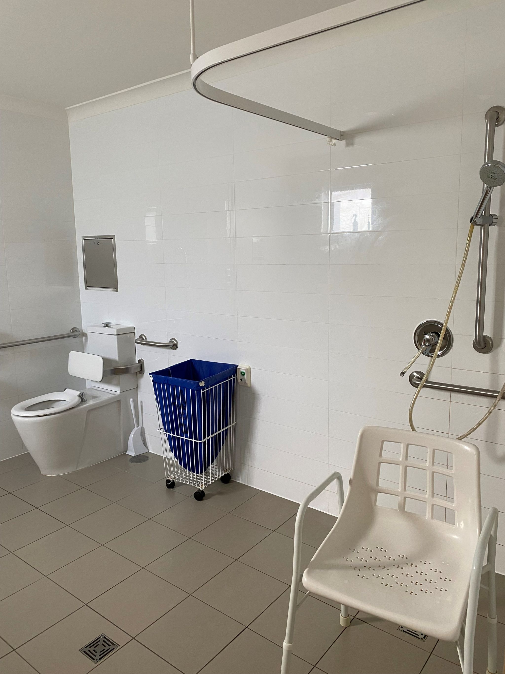 4 Bonython Way Bathroom min