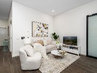 014 Open2view_ID797306-78_Newton_Road