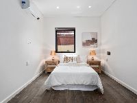 022 Open2view_ID797306-78_Newton_Road