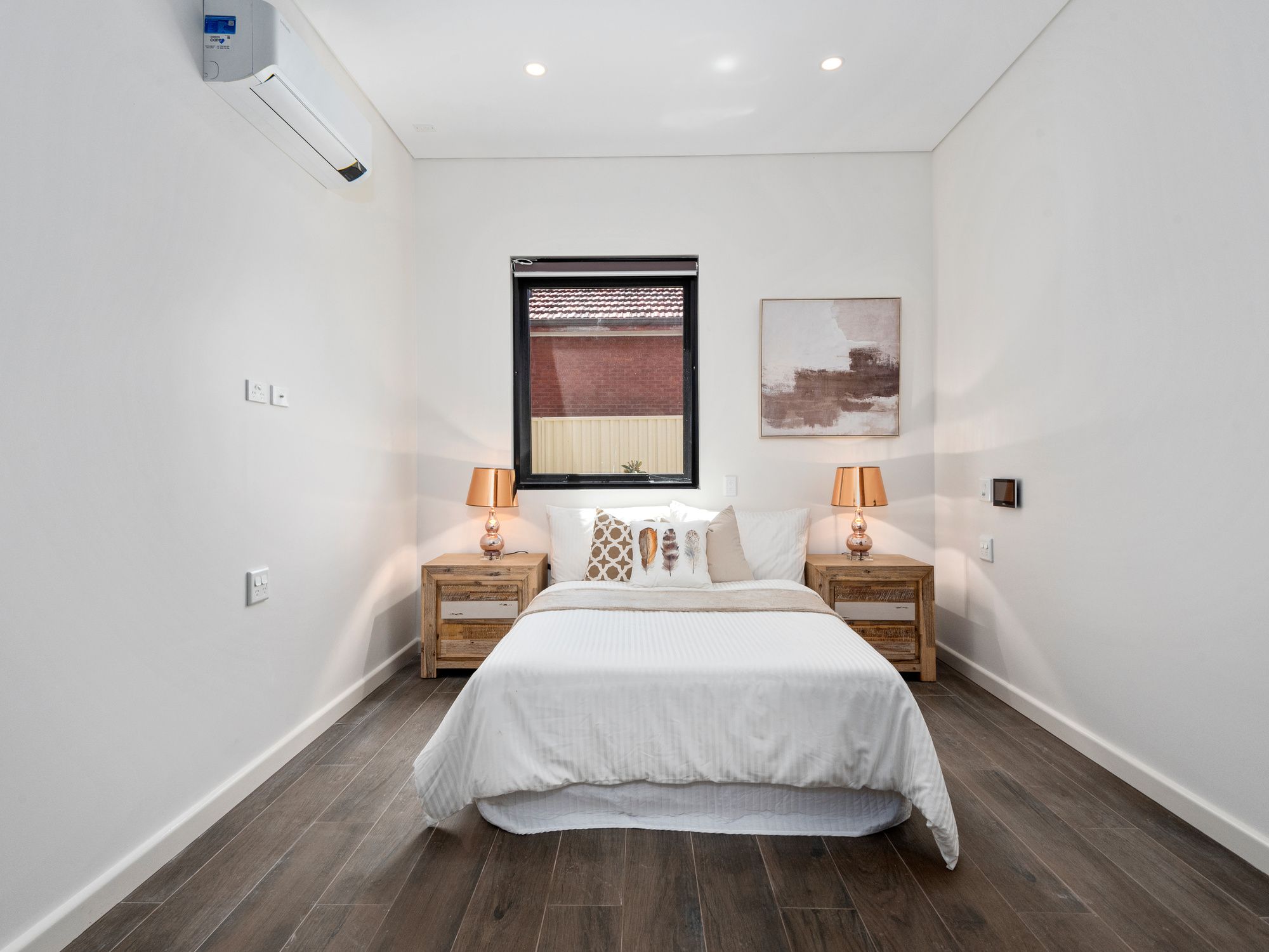022 Open2view_ID797306-78_Newton_Road