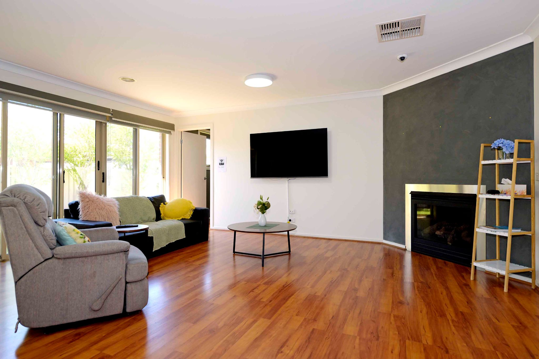 Sunnypine1538027C Cairnlea