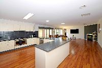 Sunnypine1537427C Cairnlea