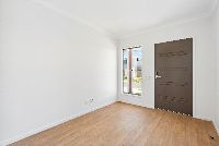 010 Open2view_ID915707-67_Sunny_Crescent