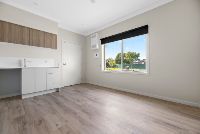 Front Living 12 Smith Avenue Noble Park 016_1024