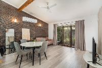 Hayes51B 13-Internet