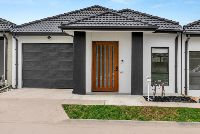 Front facade  3)