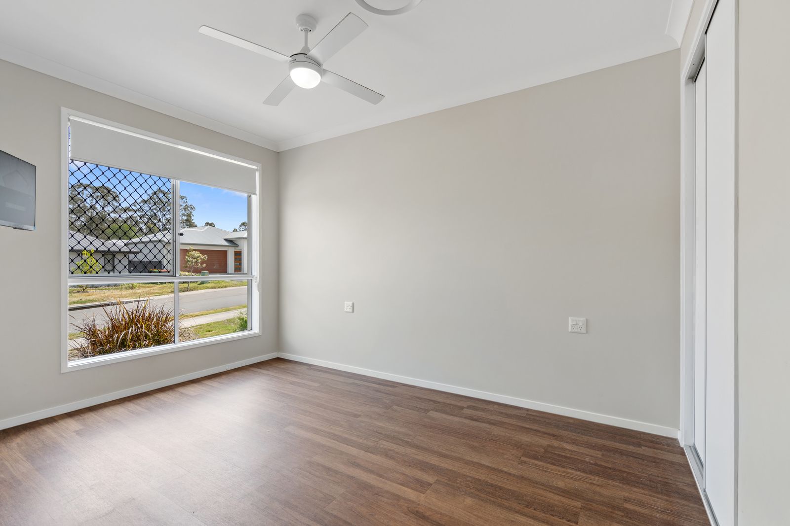 006 Open2view_ID971175-18_Sprite_Way__Brassall