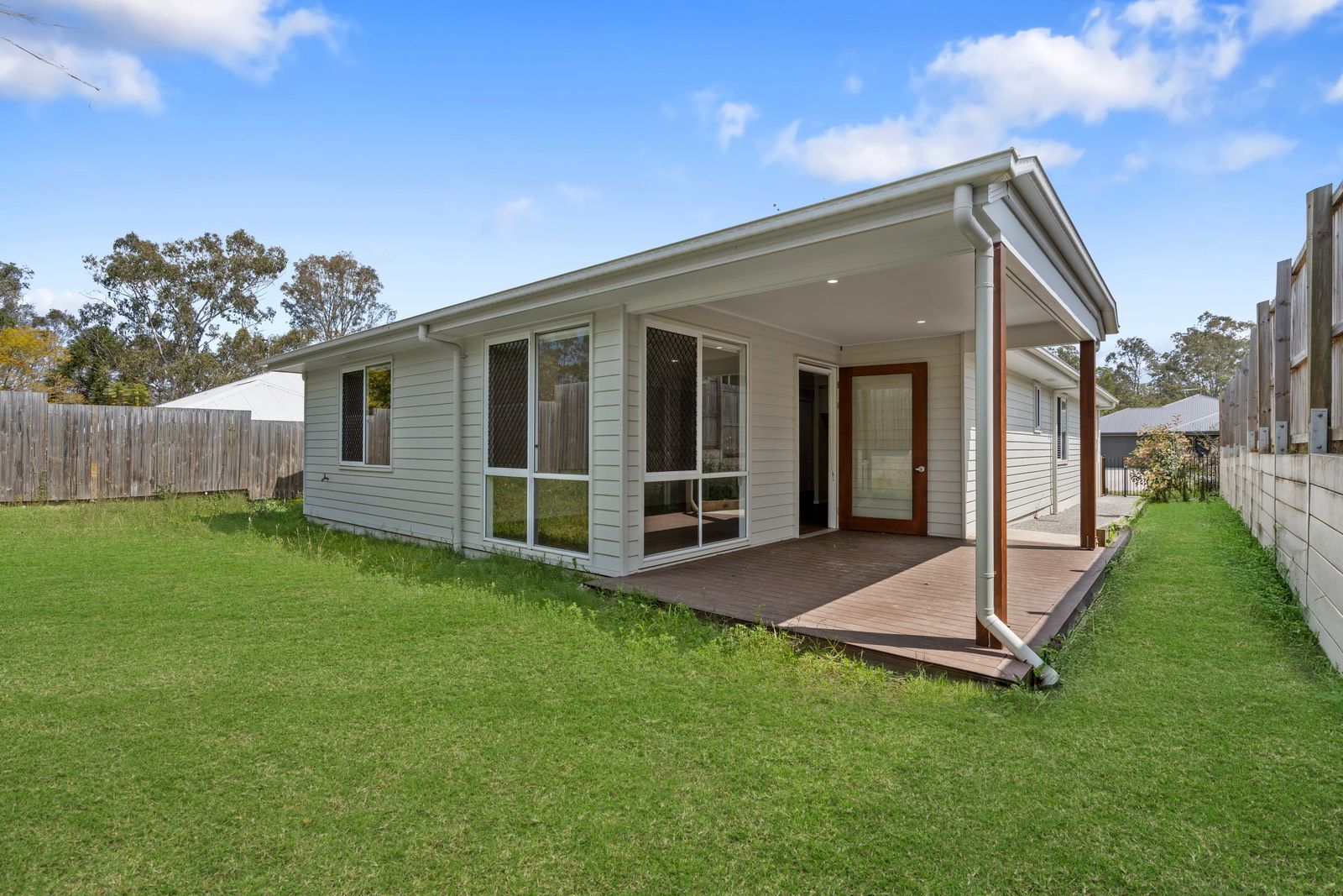 015 Open2view_ID971175-18_Sprite_Way__Brassall
