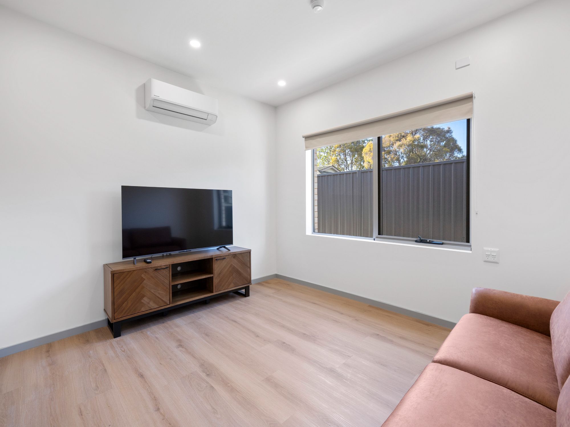 Fleet Unit A TV Room 2 HR No Logo