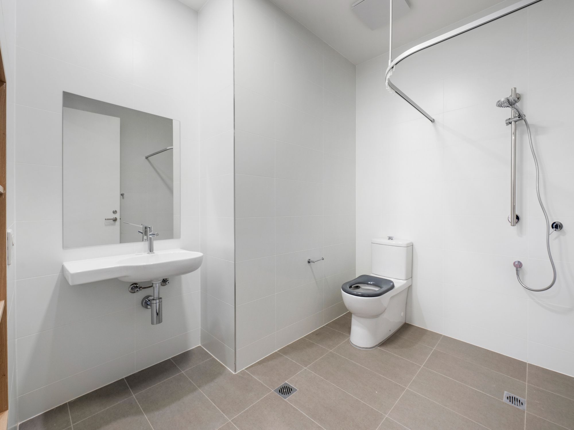 Fleet Unit A Ensuite 3 HR No Logo