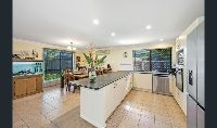 Kitchen bench 12 Topaz Crt