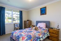 18 SIL016_LR_merewether_unit2_bedroom