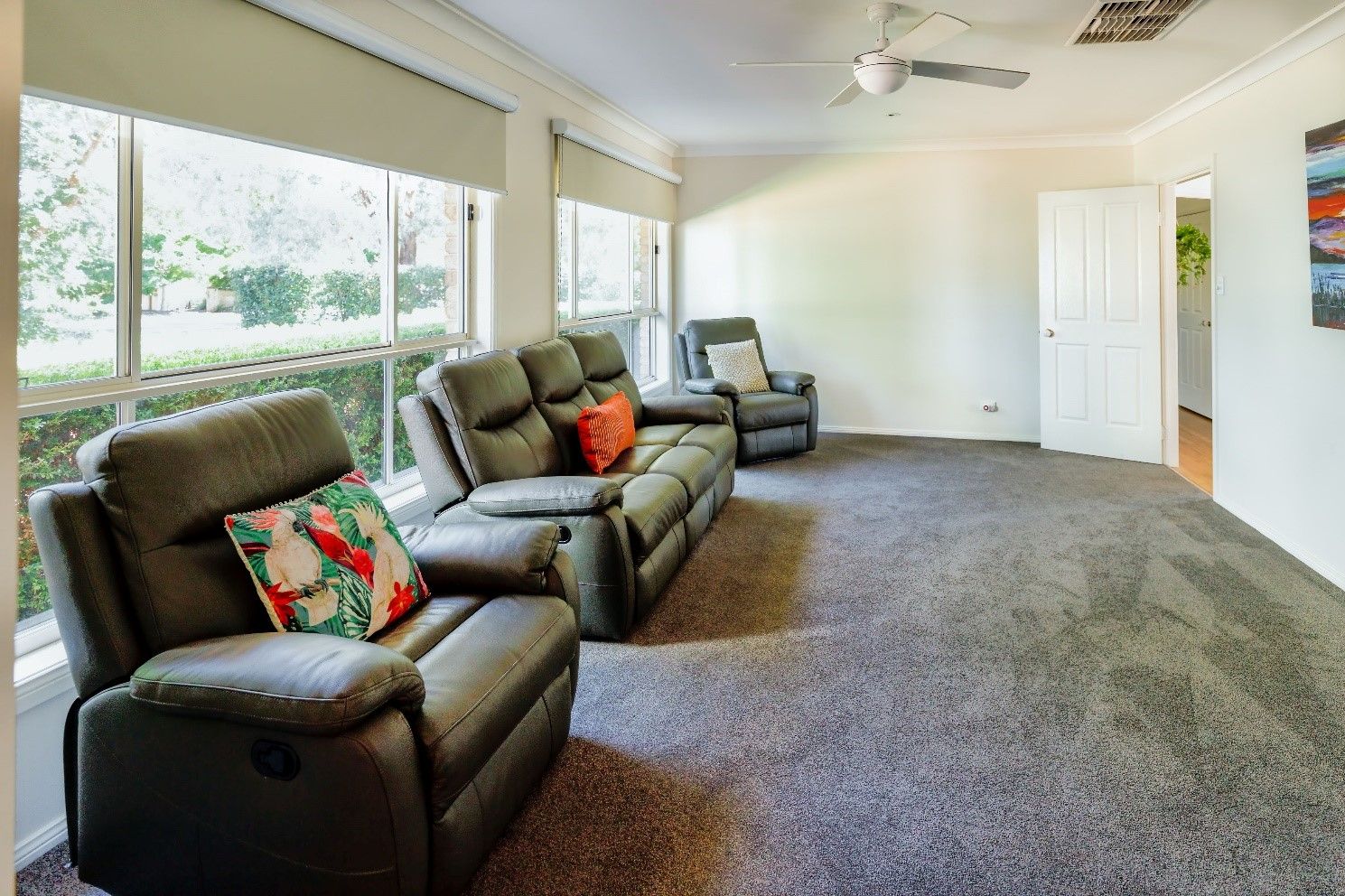 NSWORA i Lounge Room NEW