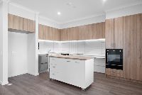 15 Lacebark St Doveton 006