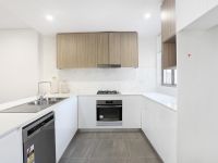 10022123 20277704_1P2325_2_1582256147