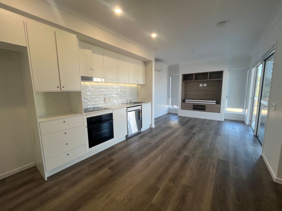 living area 736b Kent