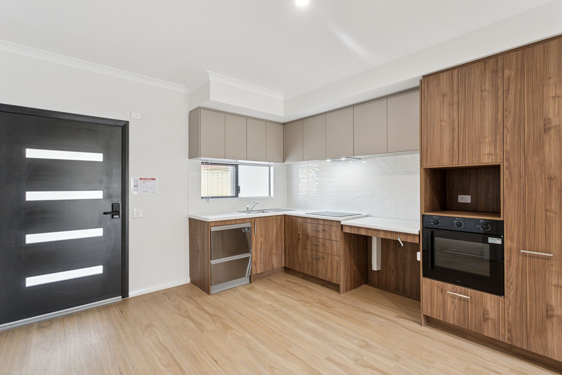 web 7 Henry St, Midland 26