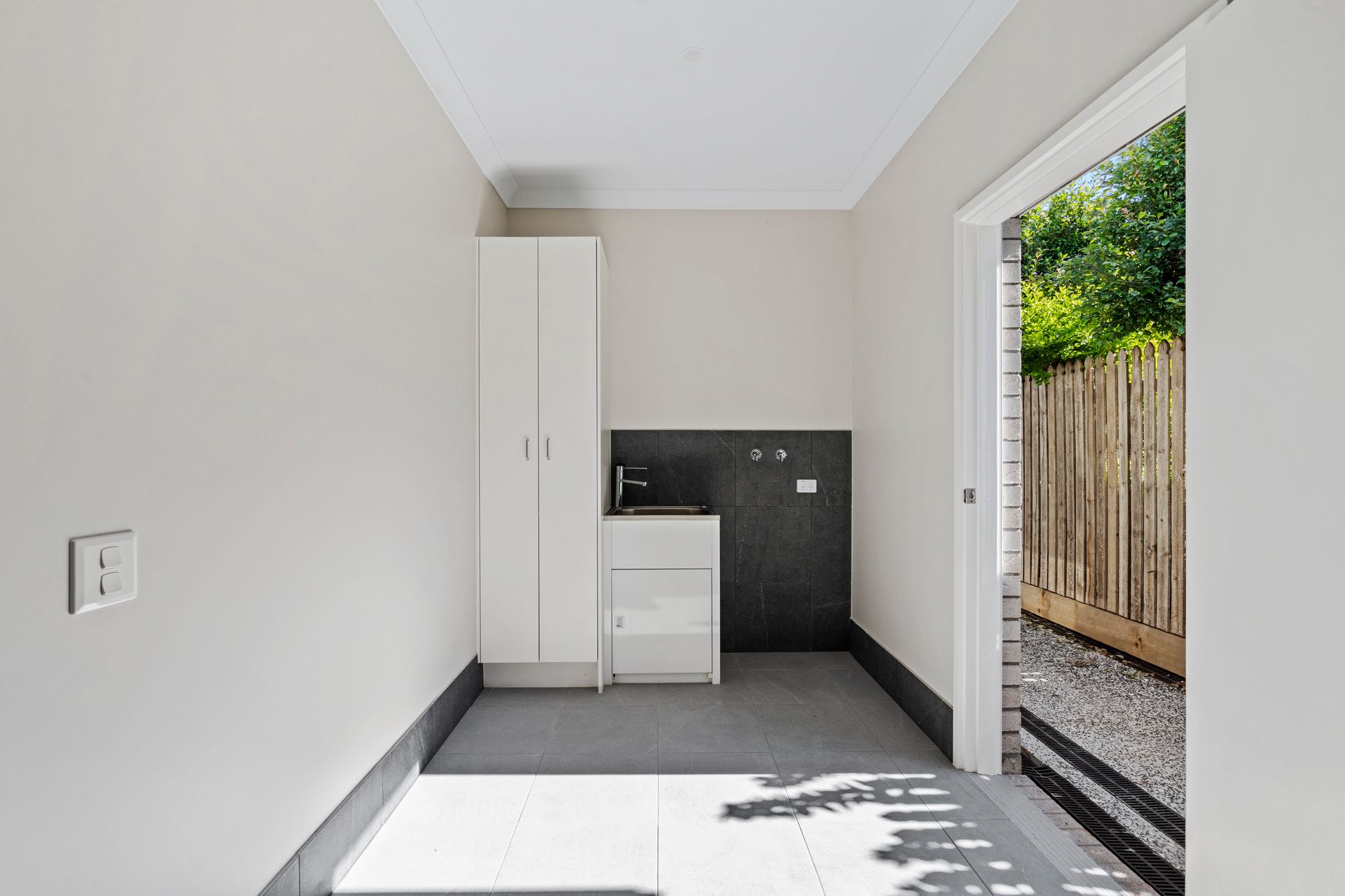 009 Open2view_ID958244-26A_Kimbolton_Drive