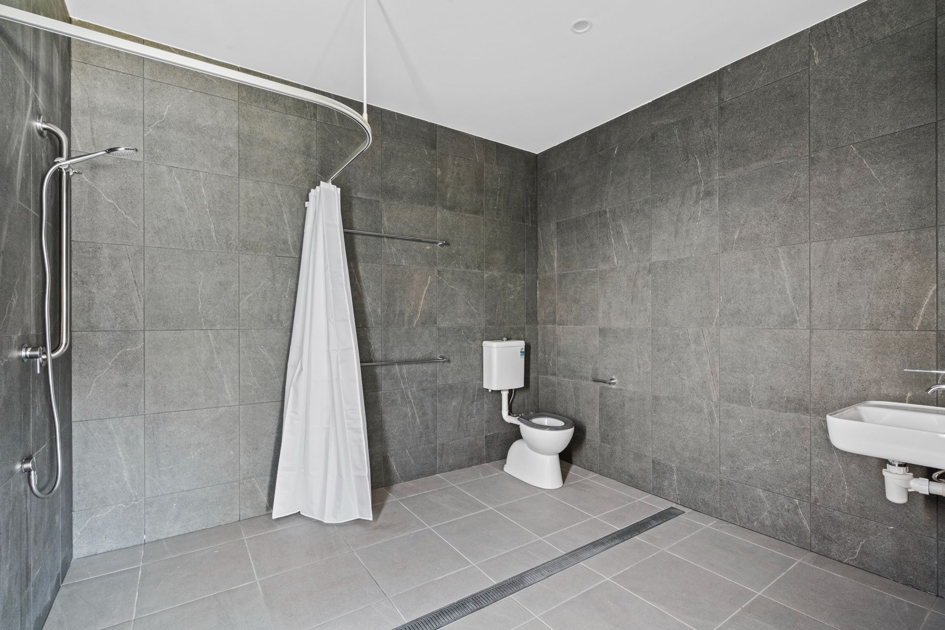 013 Open2view_ID958244-26A_Kimbolton_Drive