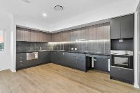 PROFESSIONAL PHOTO   LOW RES 10