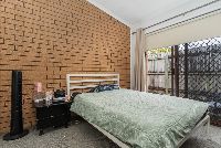 Hayes51B 17-Internet