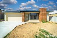 Myxa White Hills SIL Front of House