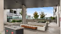 grand central_towers_courtyard