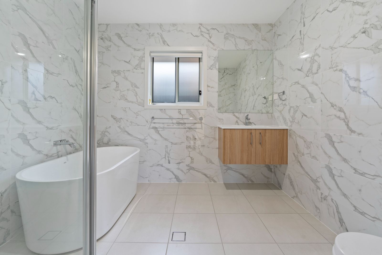 33bathroom