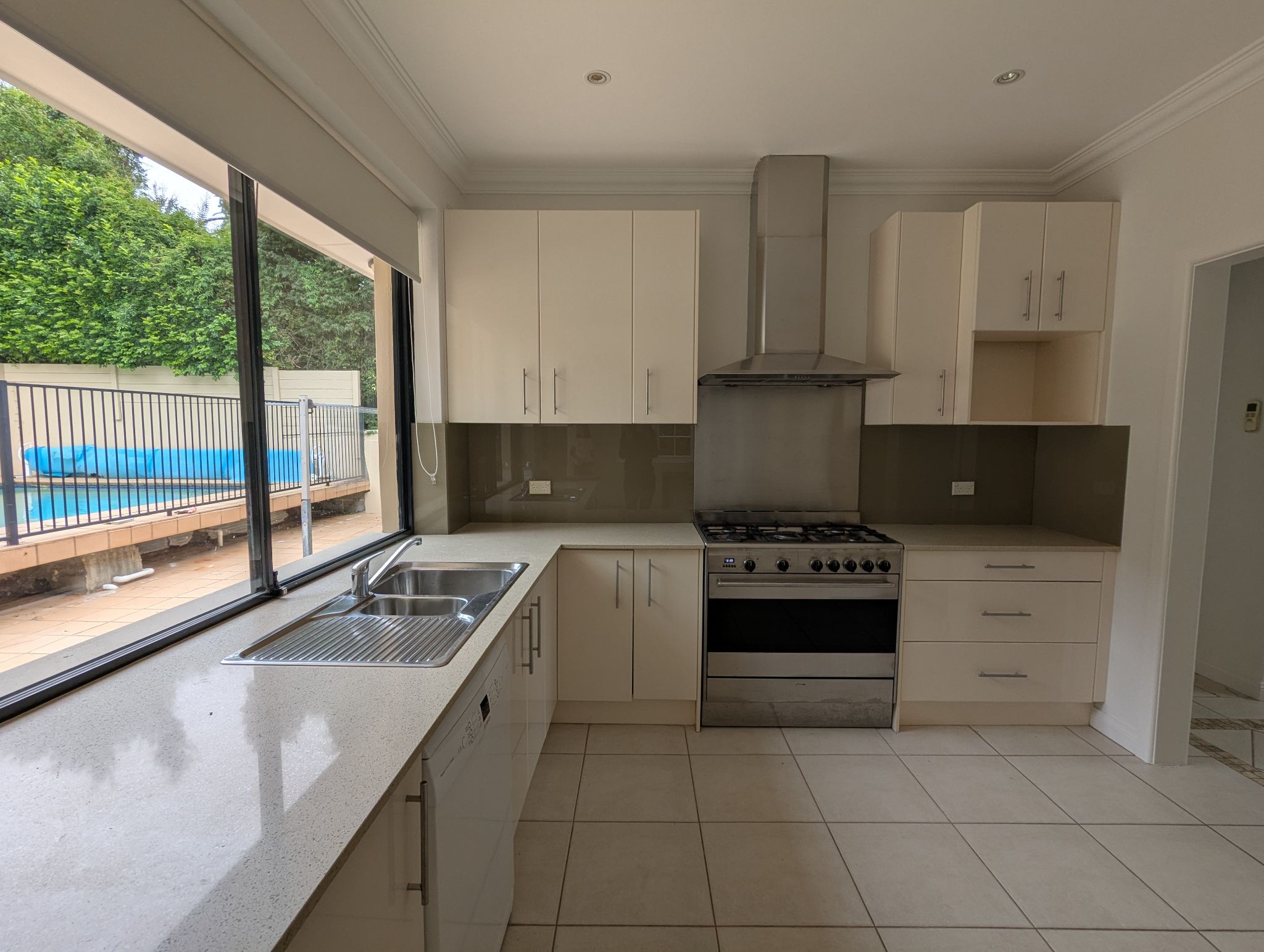 PXL 20250221_004755154