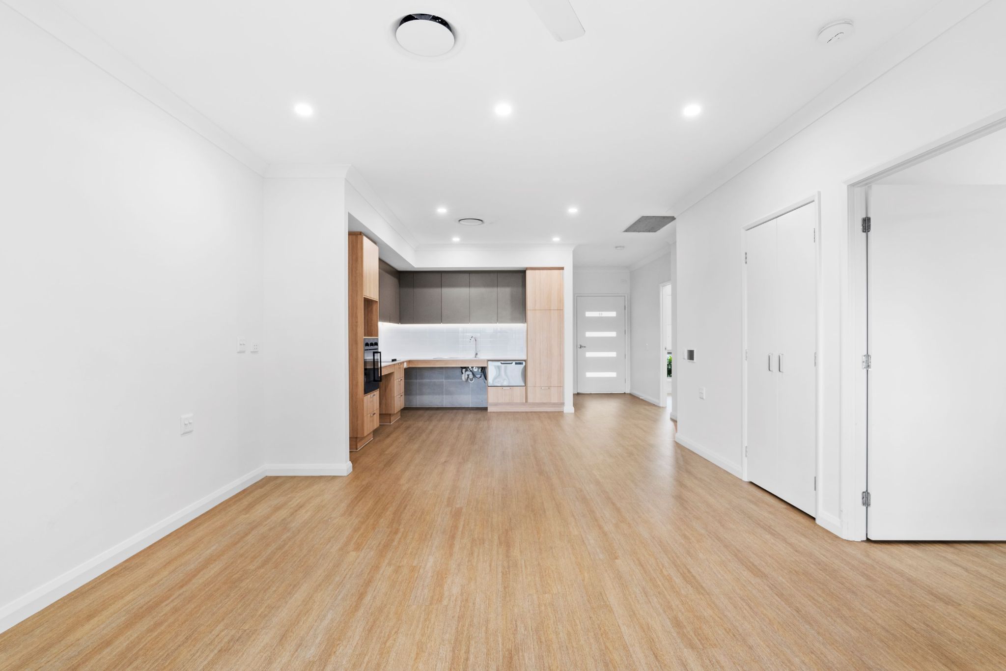 C005 Open2view_ID919151
