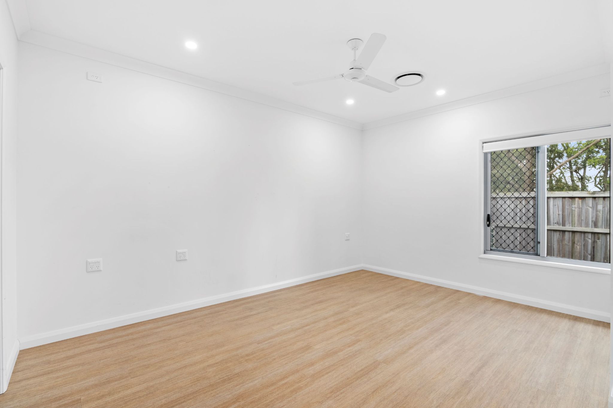 C006 Open2view_ID919151