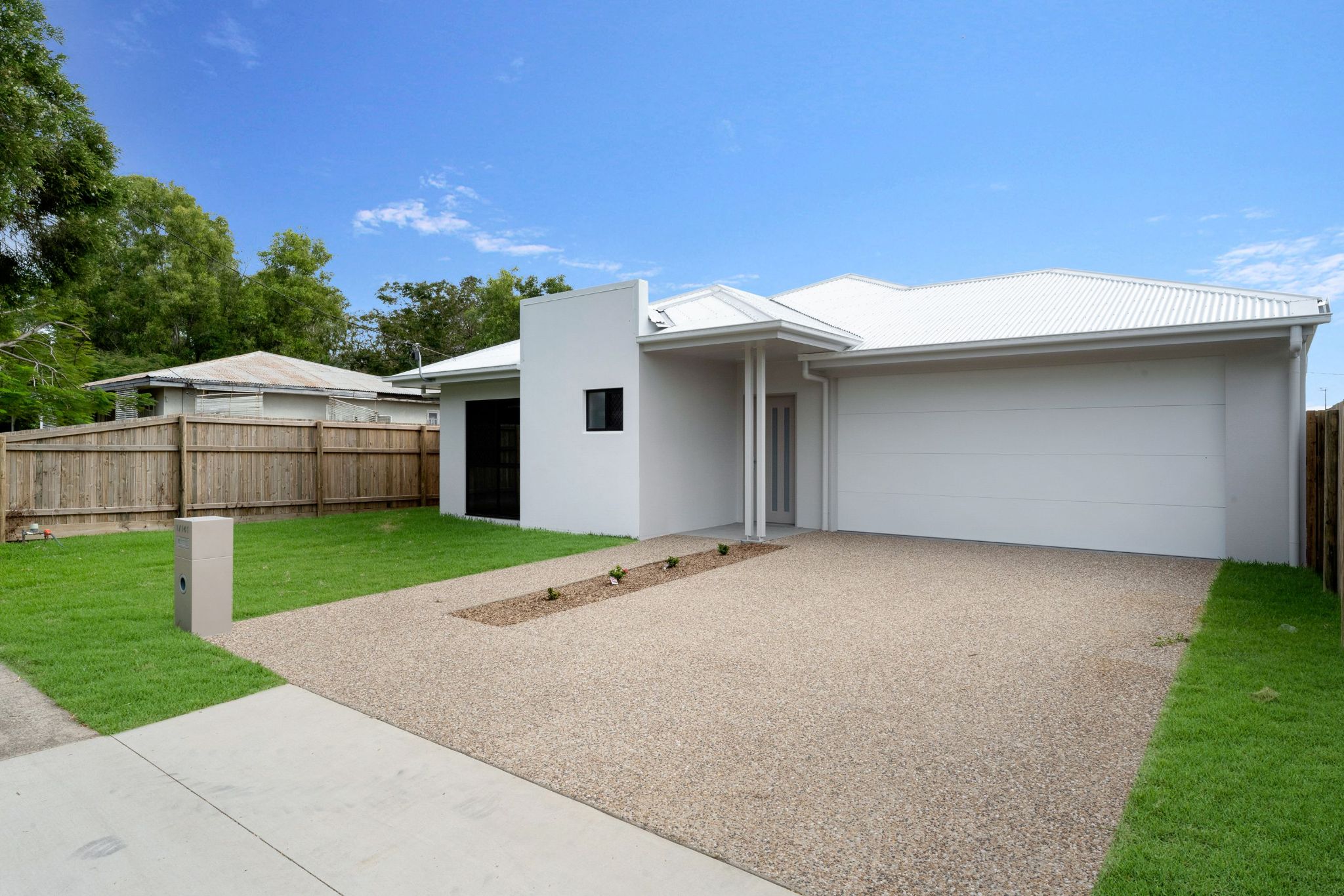 Bayswater Rd 141 Front3