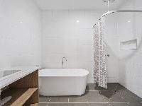 005 Open2view_ID876080-11_Gloria_Avenue