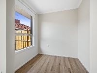 006 Open2view_ID876080-11_Gloria_Avenue