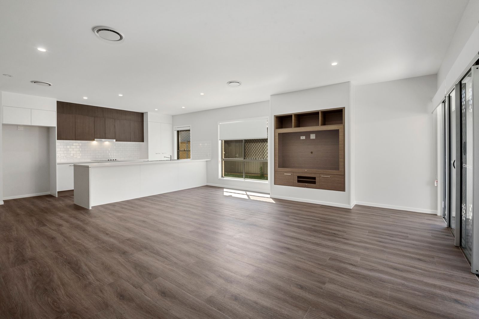 006 Open2view_ID710202-33_Plantation_Circuit_Landsborough