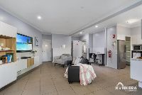 IMG 0422_Small SIze Logo