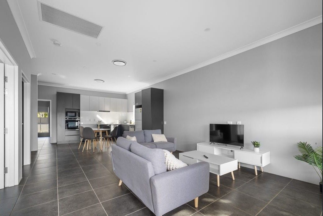 2 Brisbane Rd 55 - Living