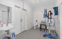 10   Woodward Pl 23 - Ensuite 2
