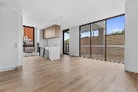 living 5 1_Collings_Street