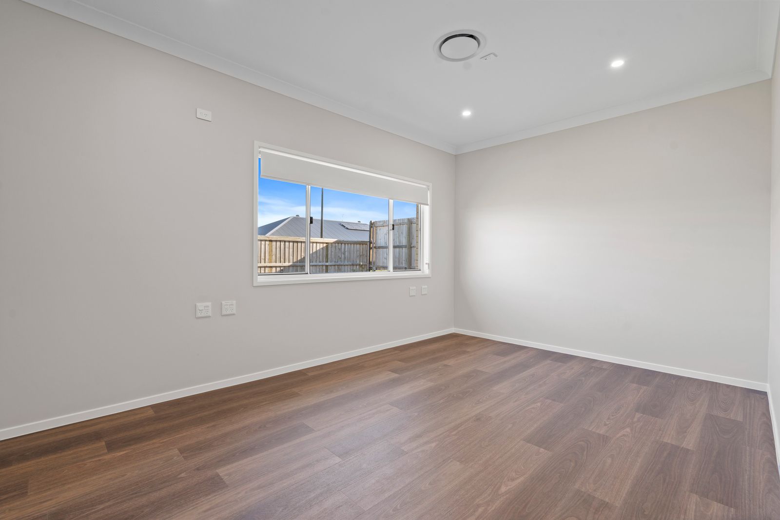 013 Open2view_ID965913-24_Livistona_Street