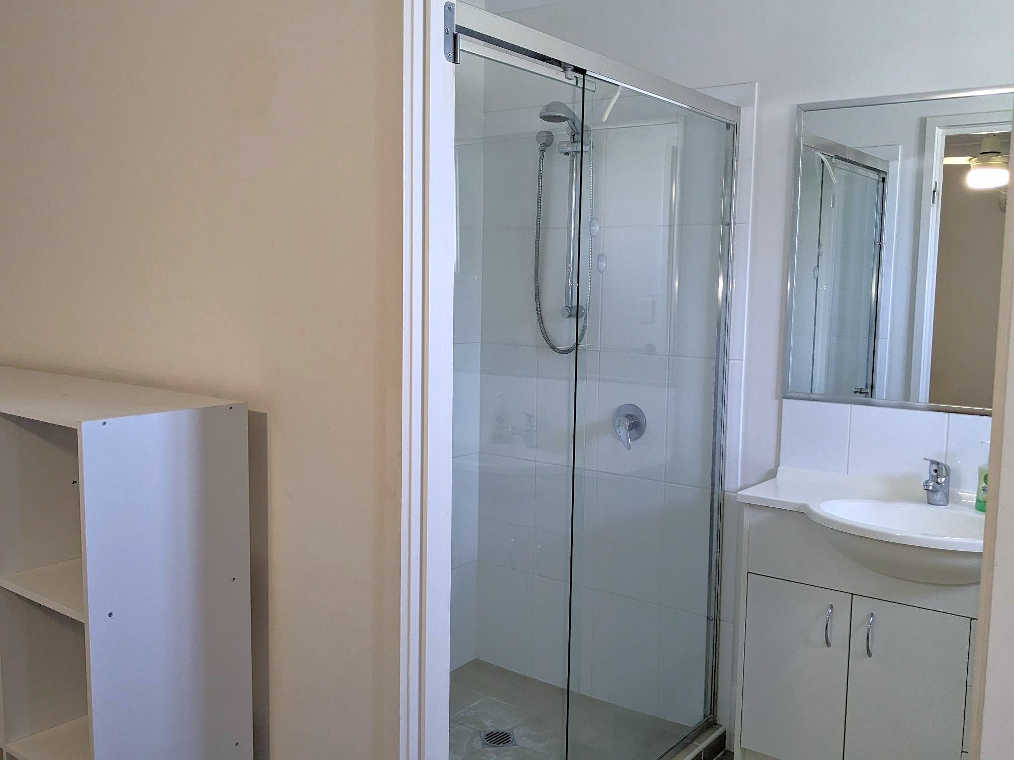 Spacious SIL Home in Gracemere Bathroom